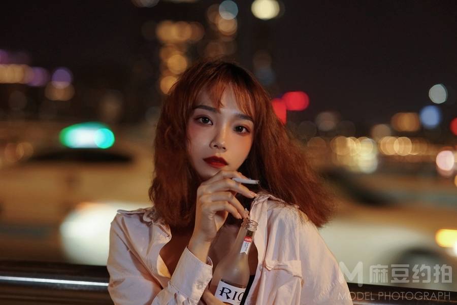 情绪模特