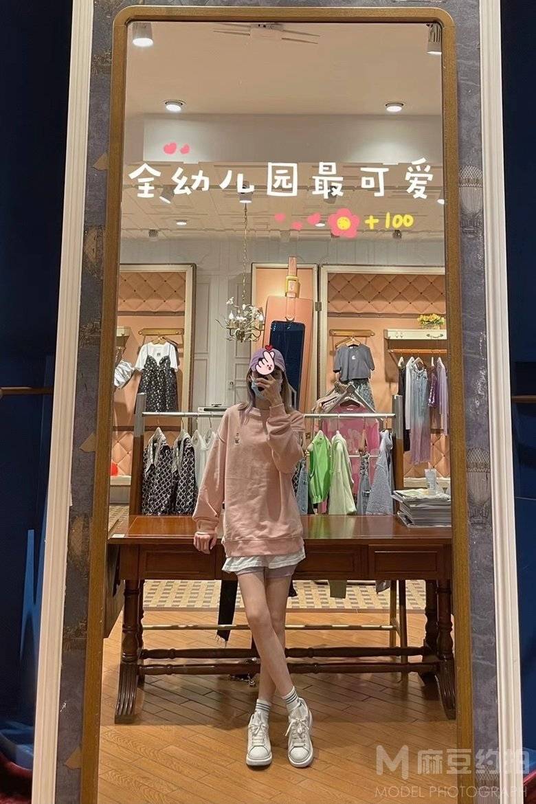 黑白模特