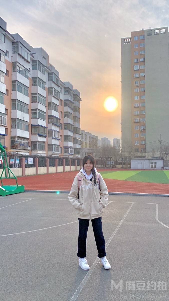 校园模特