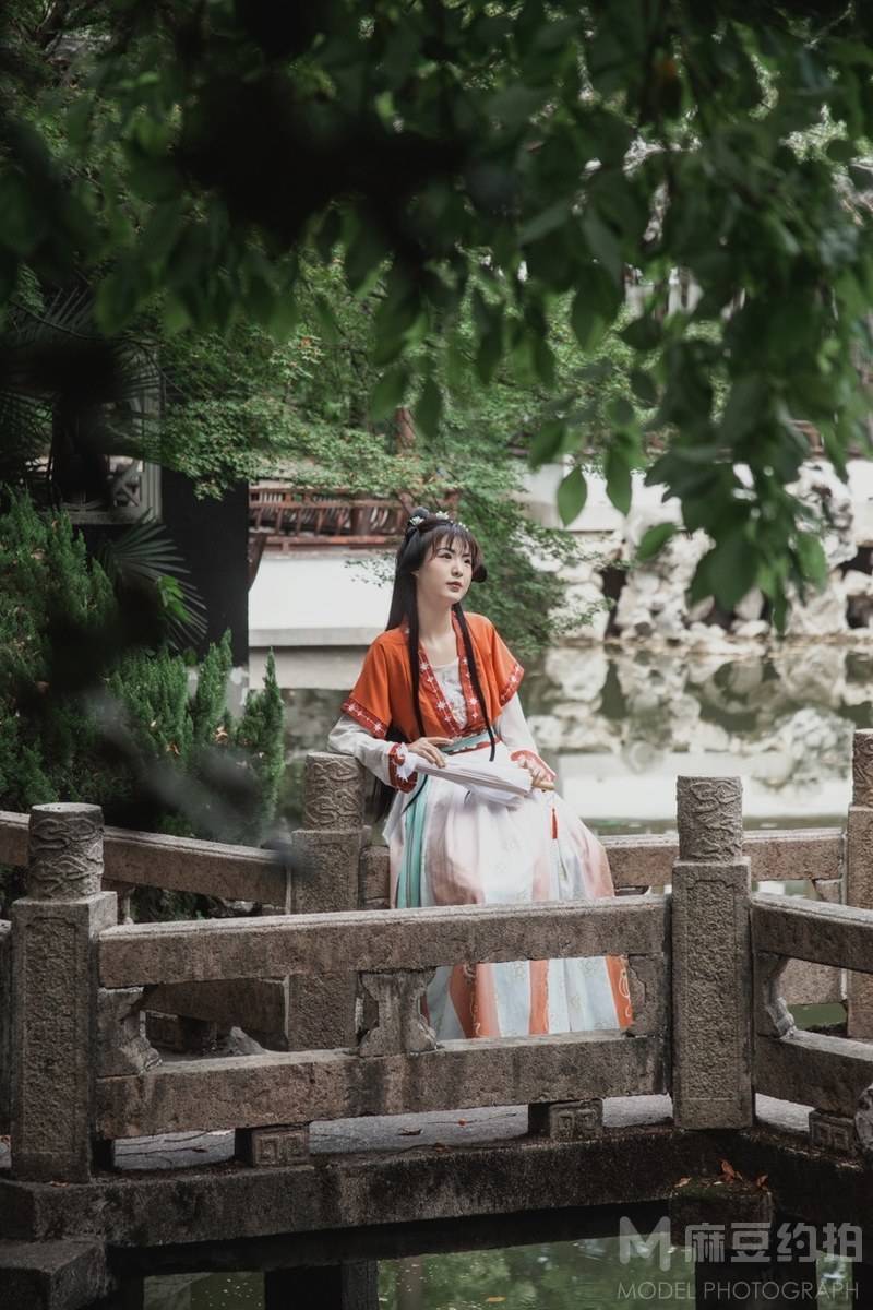汉服模特