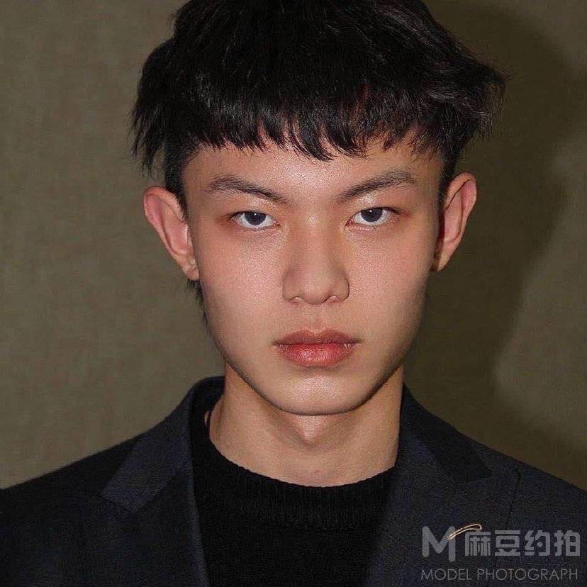 黑白模特