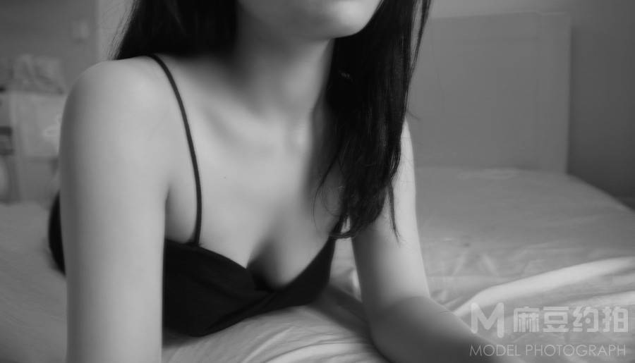 黑白模特