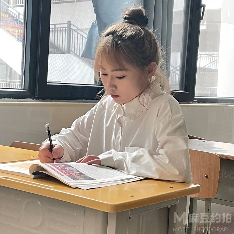 校园模特