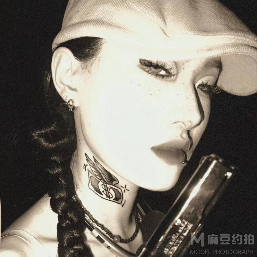 情绪模特