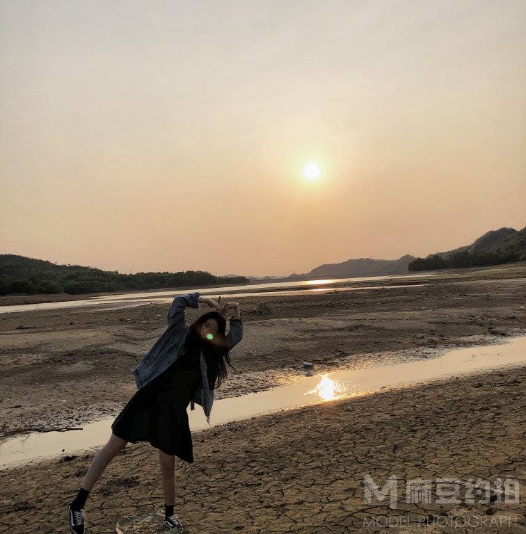黑白模特
