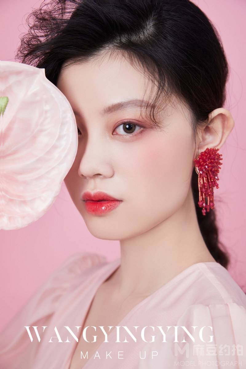 妆容模特