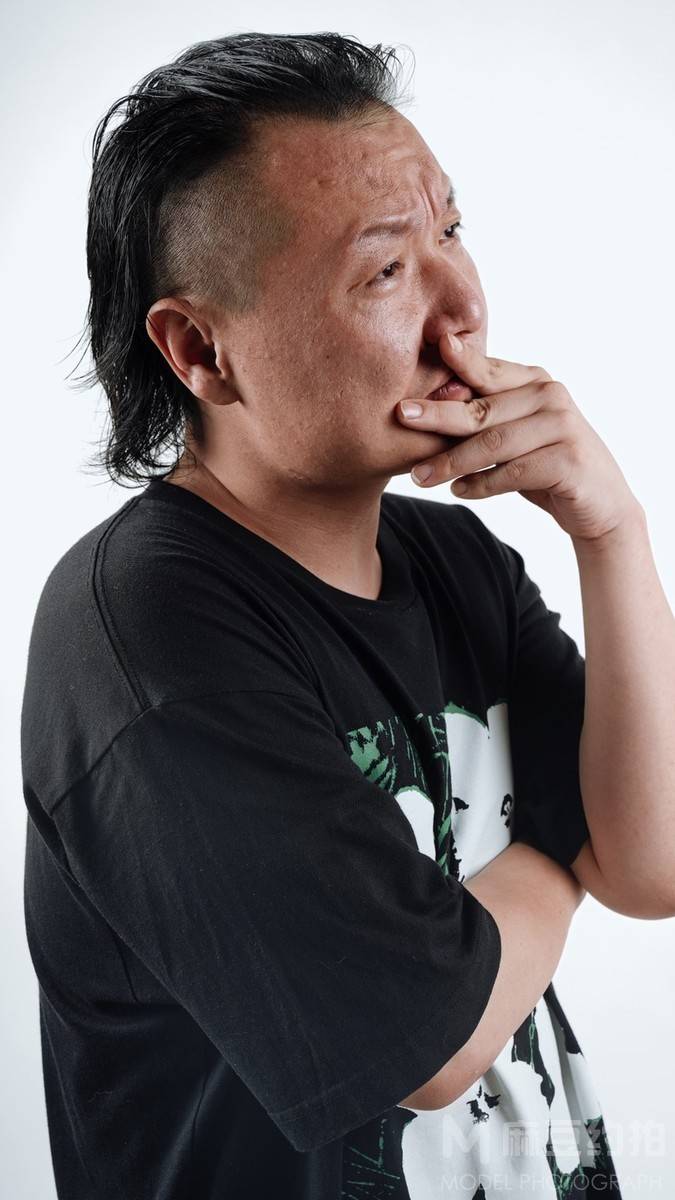 情绪模特