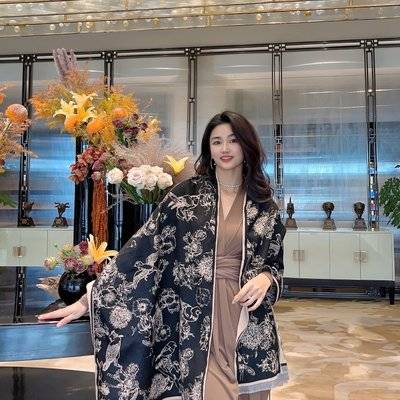 黑白模特