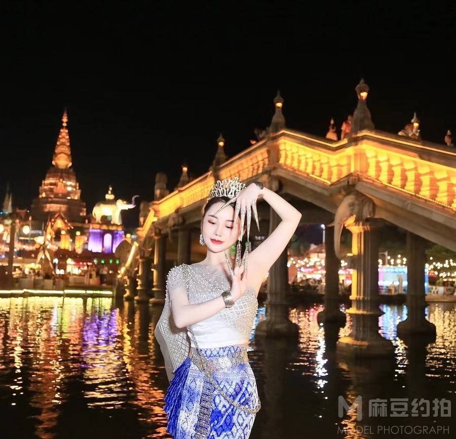 夜景模特