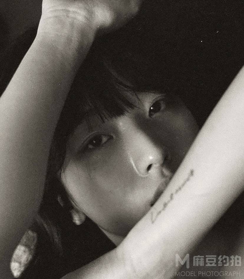 黑白模特