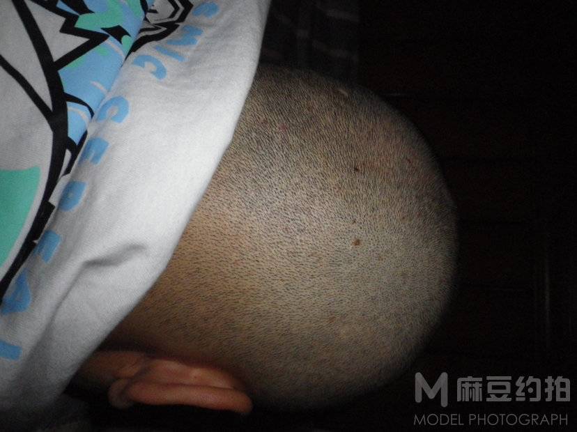 黑白模特