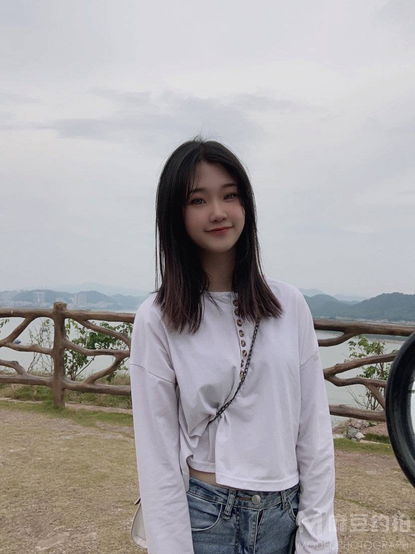 黑白模特