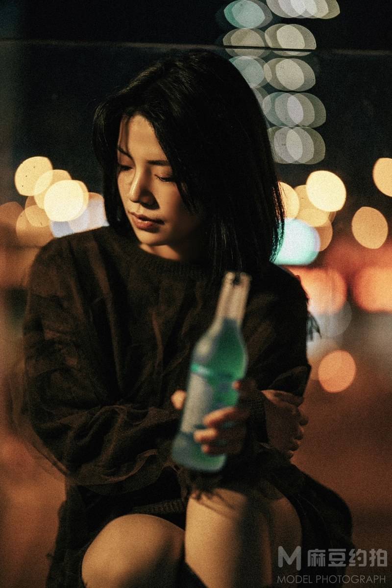 情绪模特
