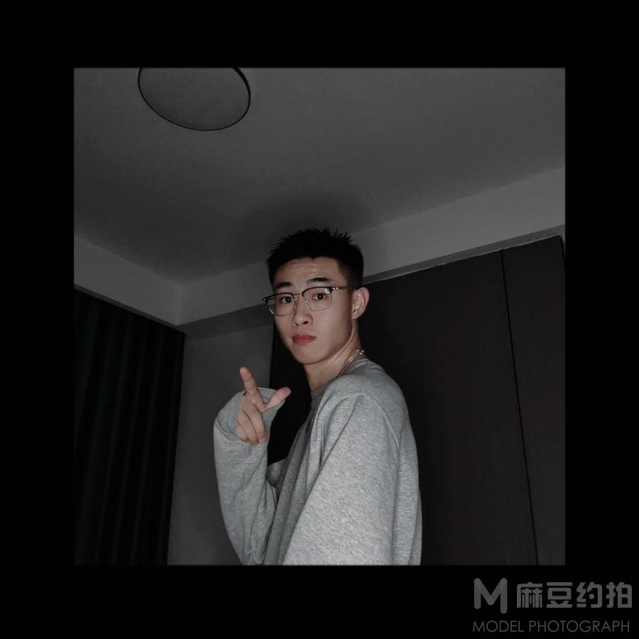 纪实模特