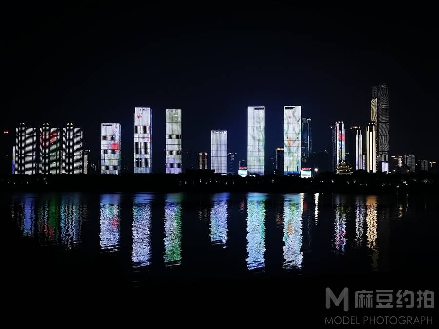 夜景模特