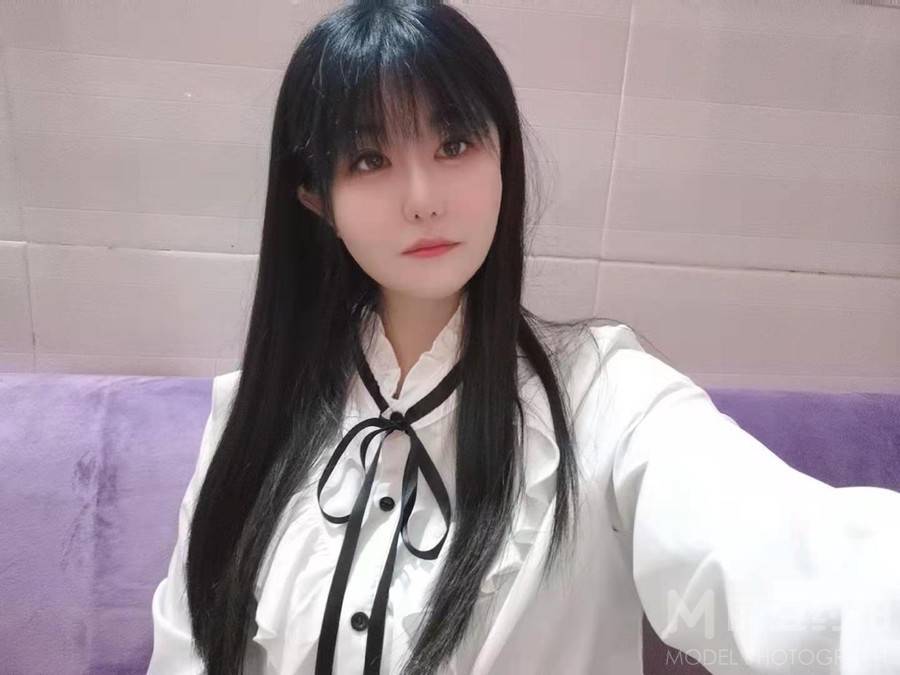 黑白模特