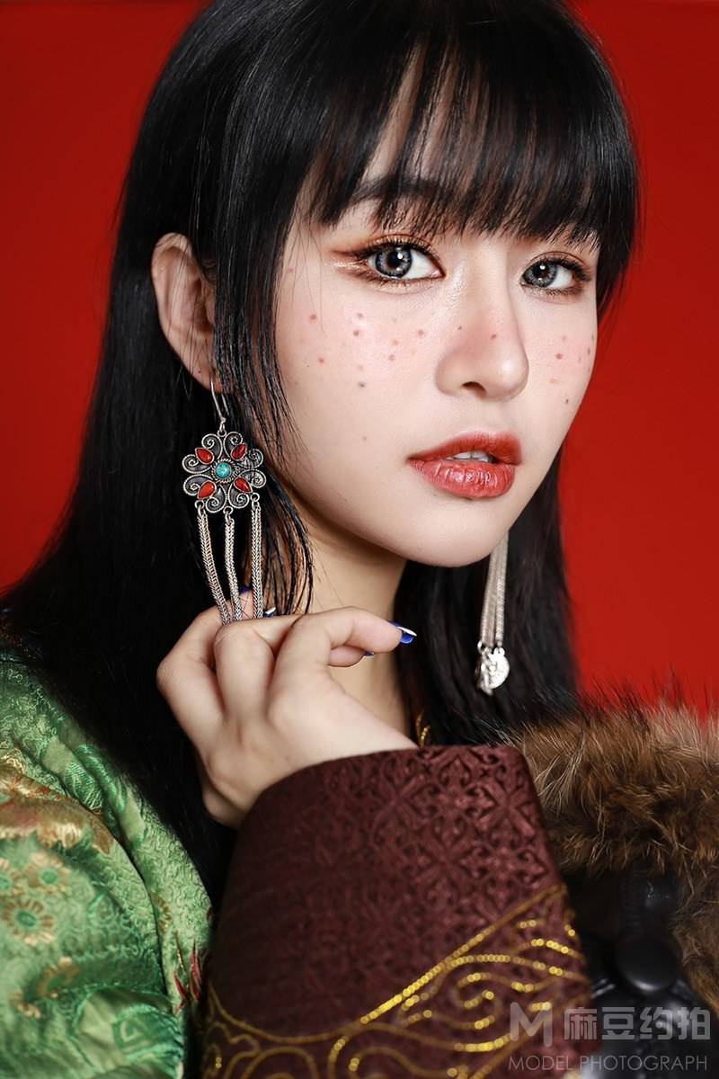 情绪模特