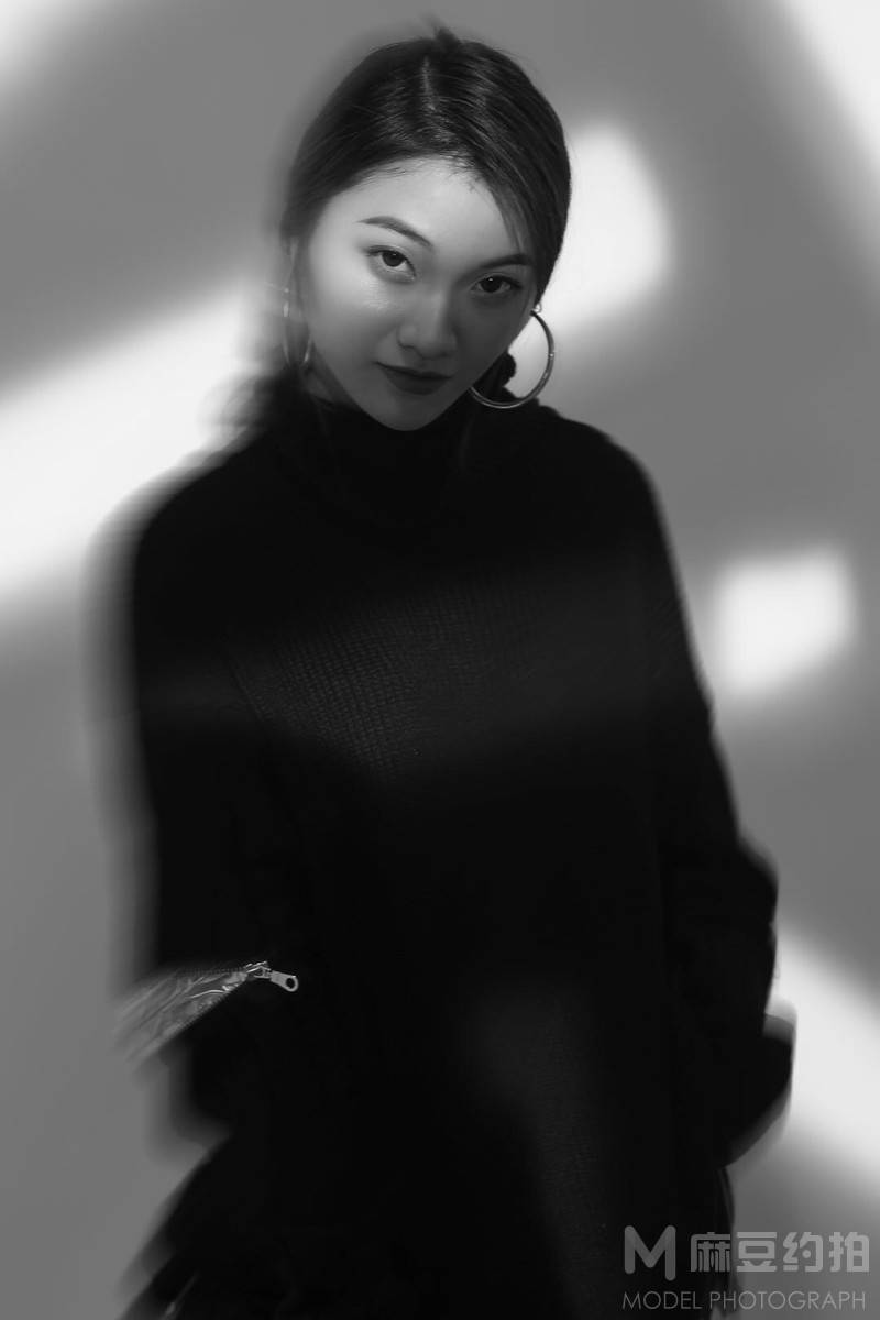 黑白模特
