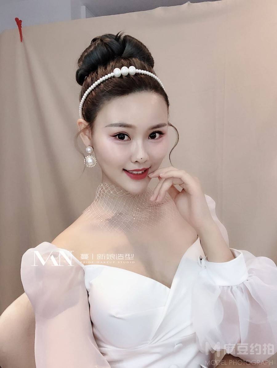 妆容模特