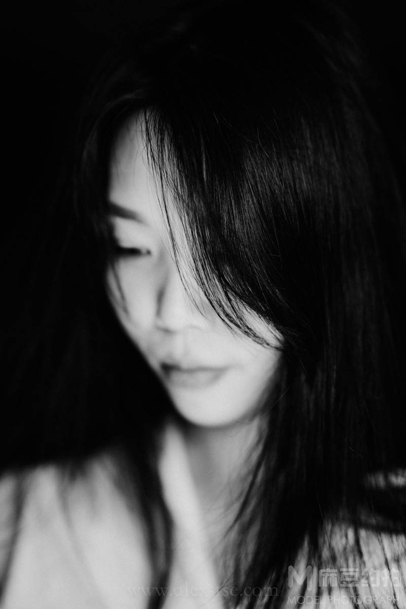 黑白模特
