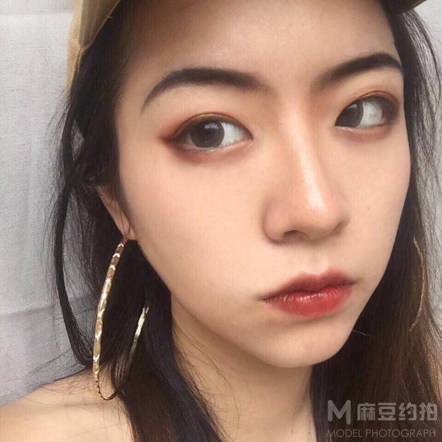 情绪模特