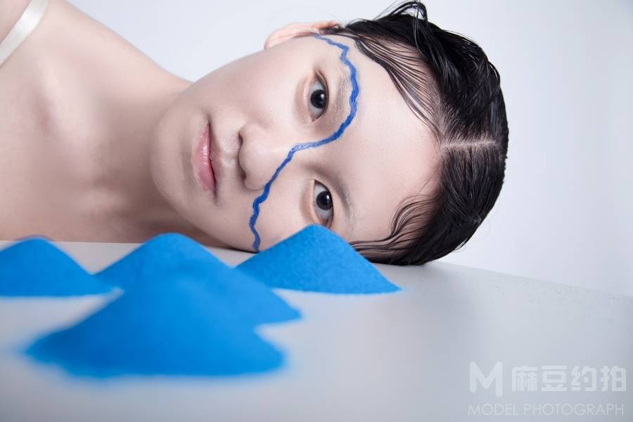 情绪模特