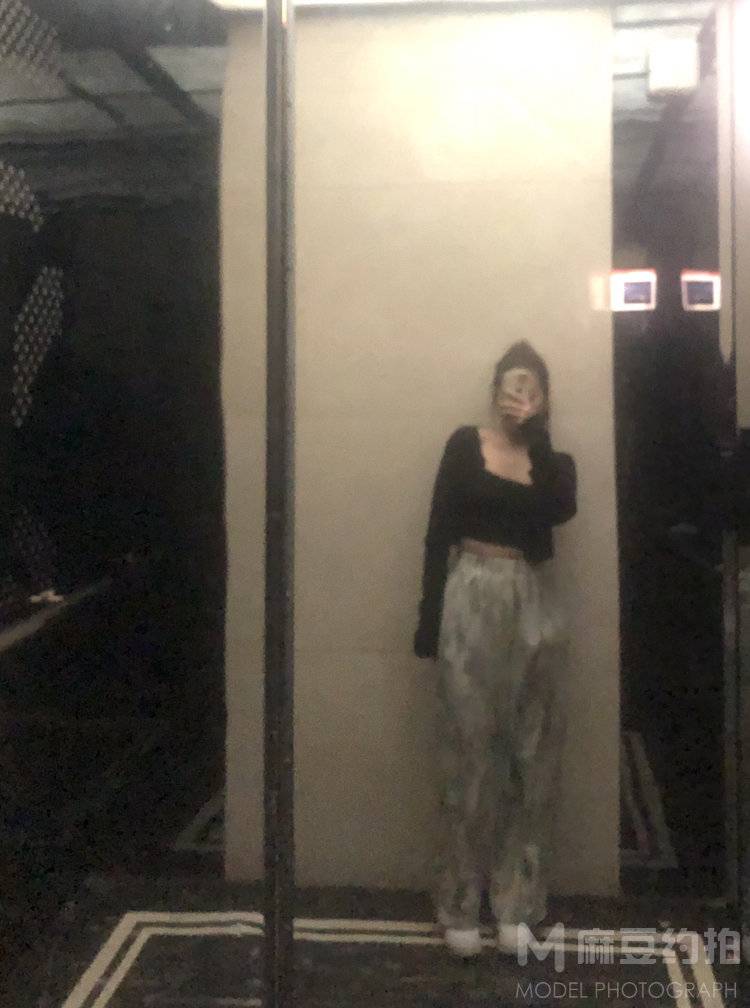 黑白模特