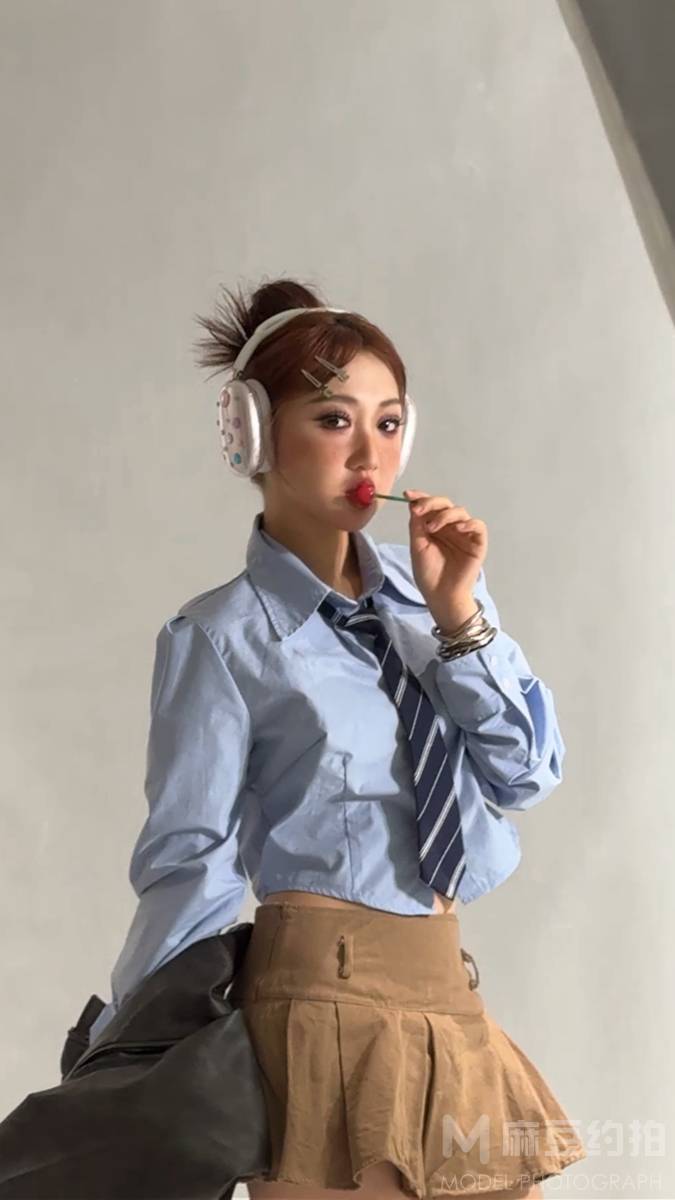 情绪模特