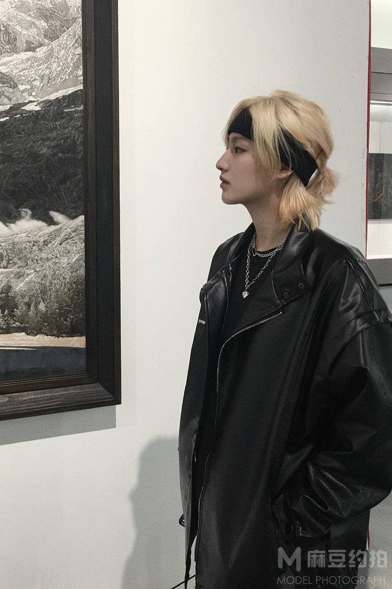 情绪模特