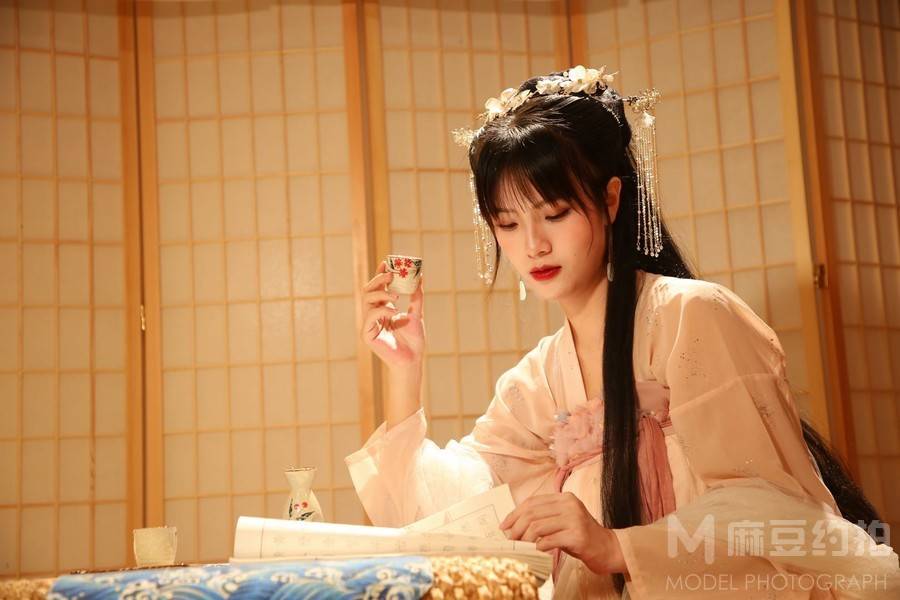 汉服模特