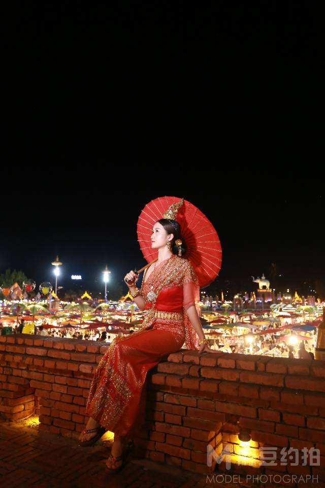 夜景模特