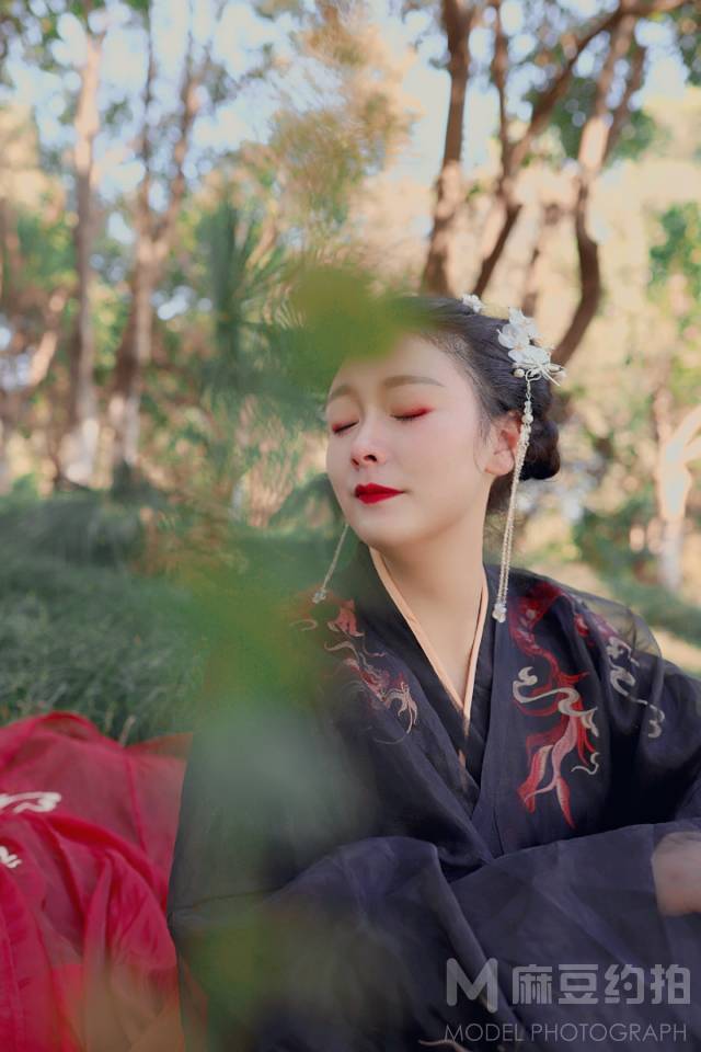 情绪模特