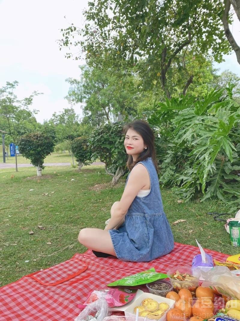 清新模特