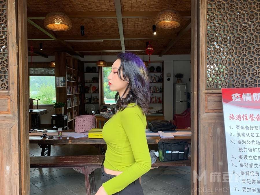 妆容模特