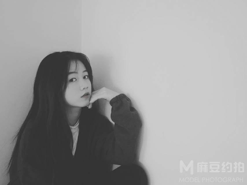 黑白模特