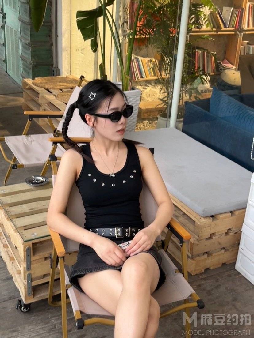 黑白模特