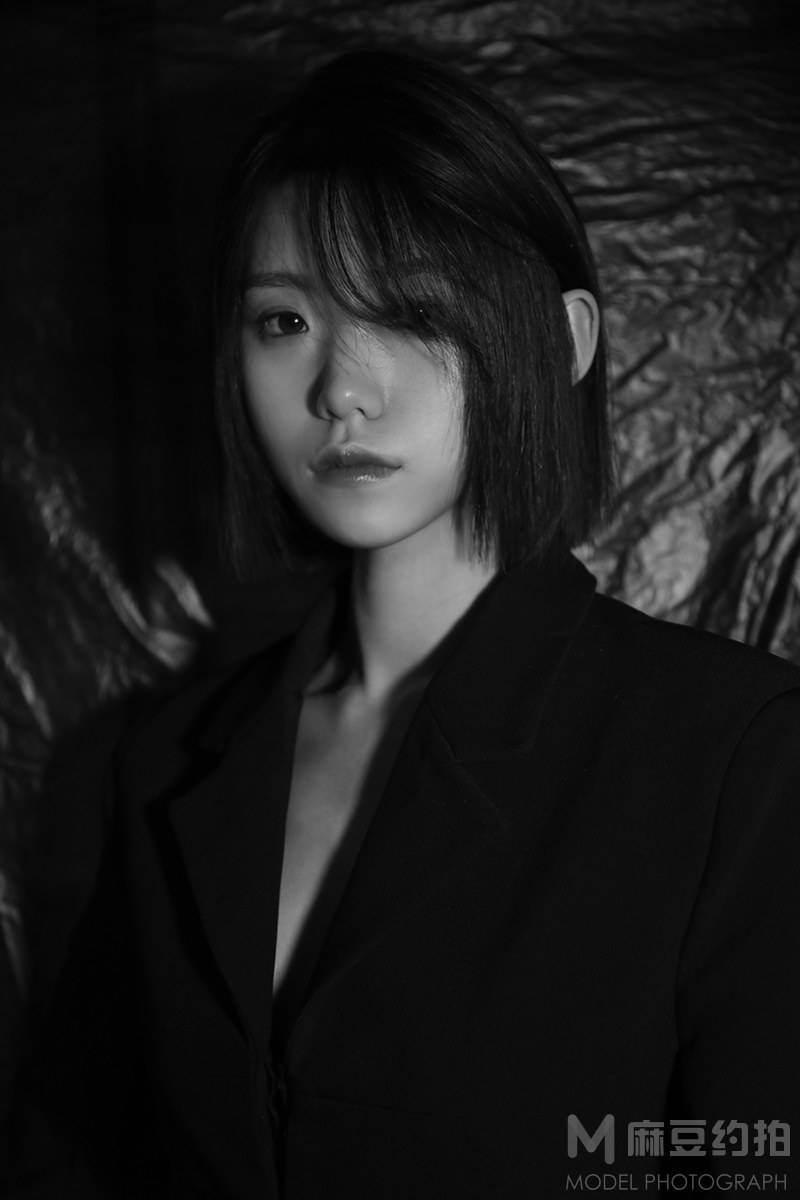 黑白模特