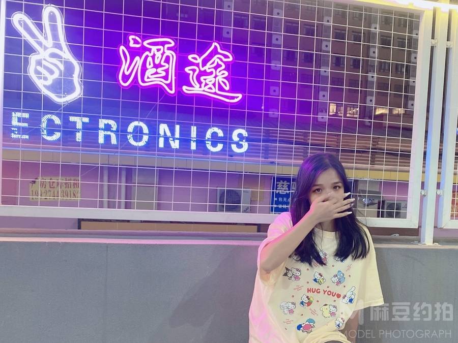 宝丽来模特