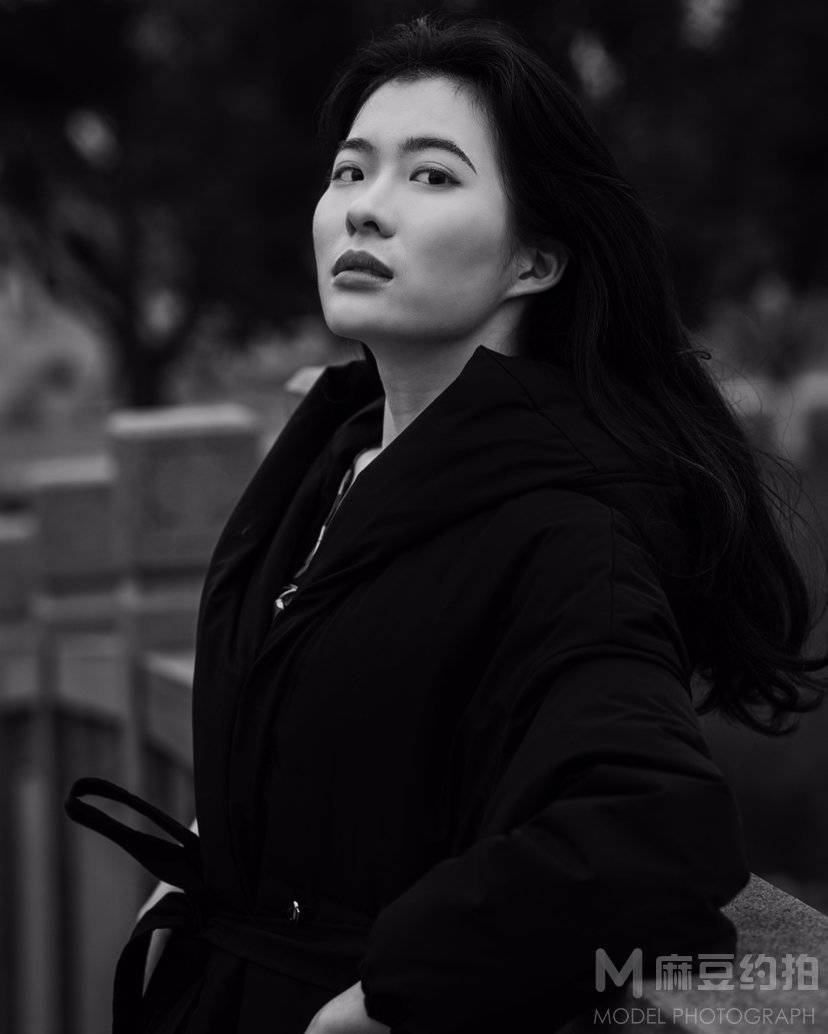 黑白模特