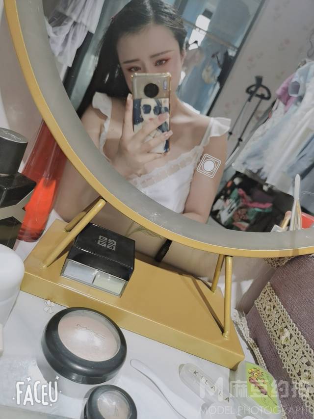 妆容模特