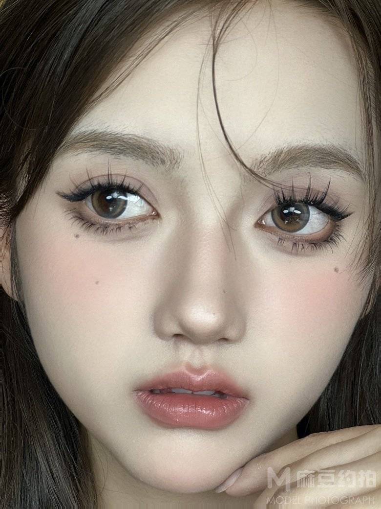 妆容模特
