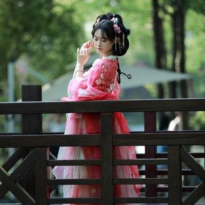 汉服模特