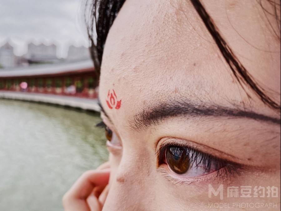 情绪模特
