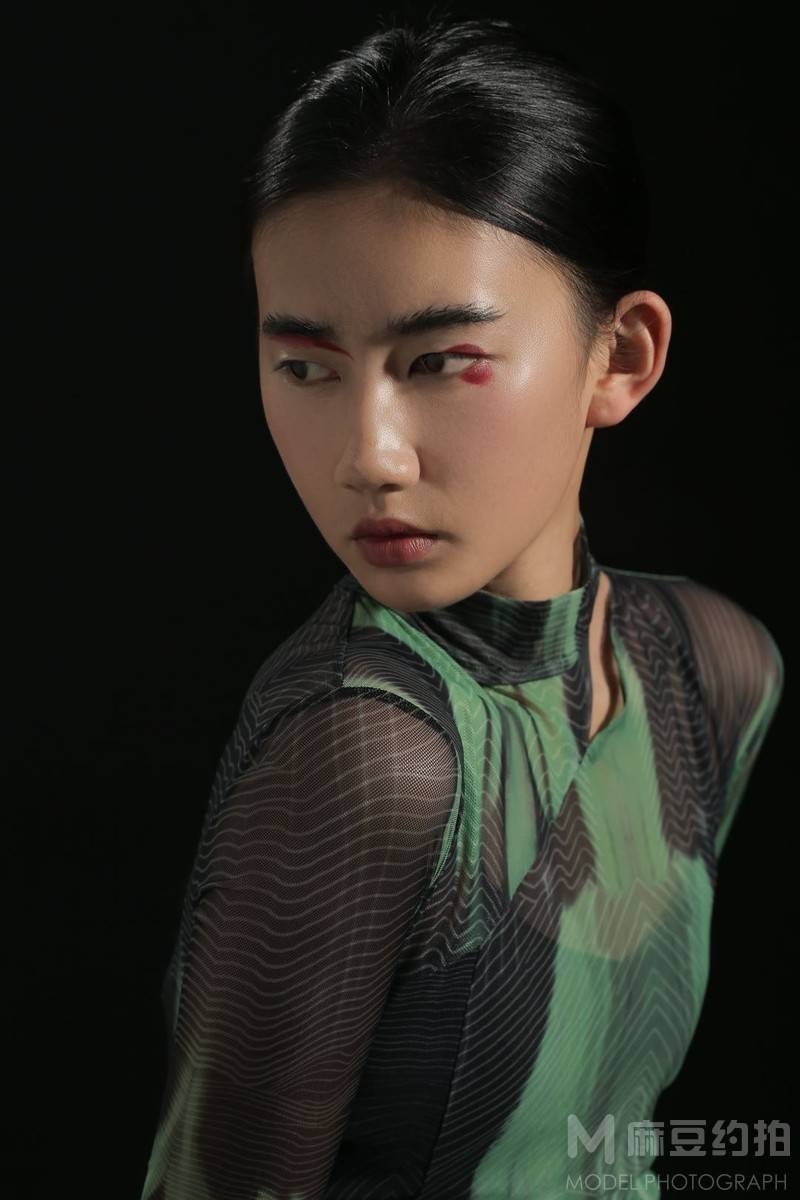 妆容模特