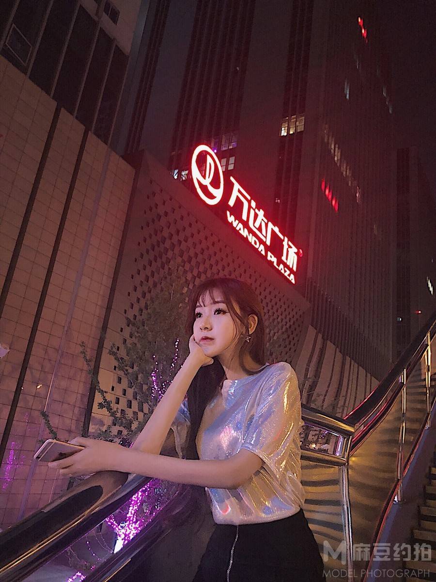 夜景模特