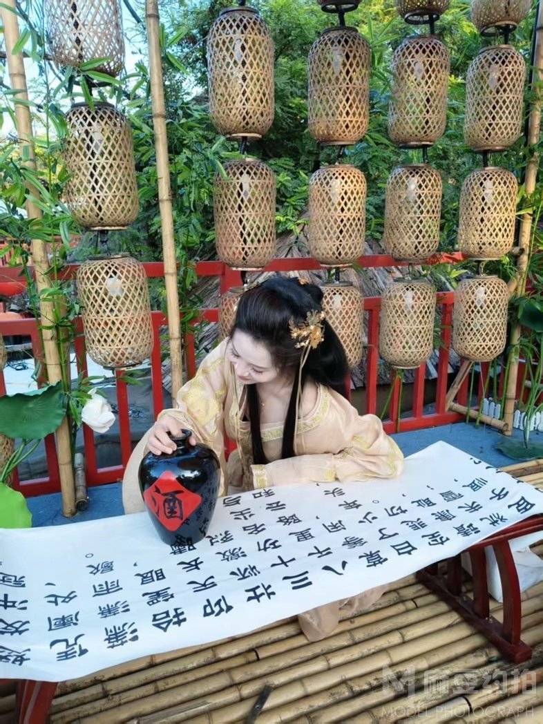 汉服模特