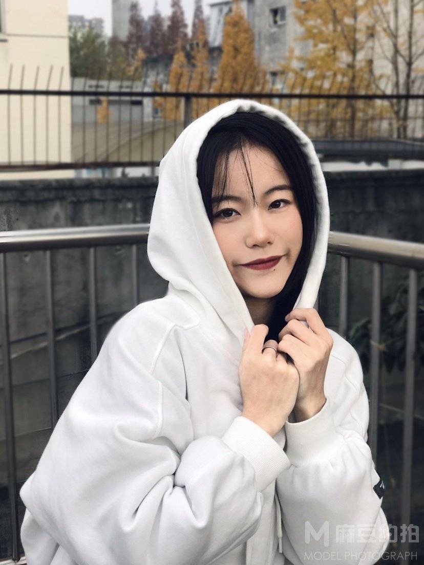 黑白模特