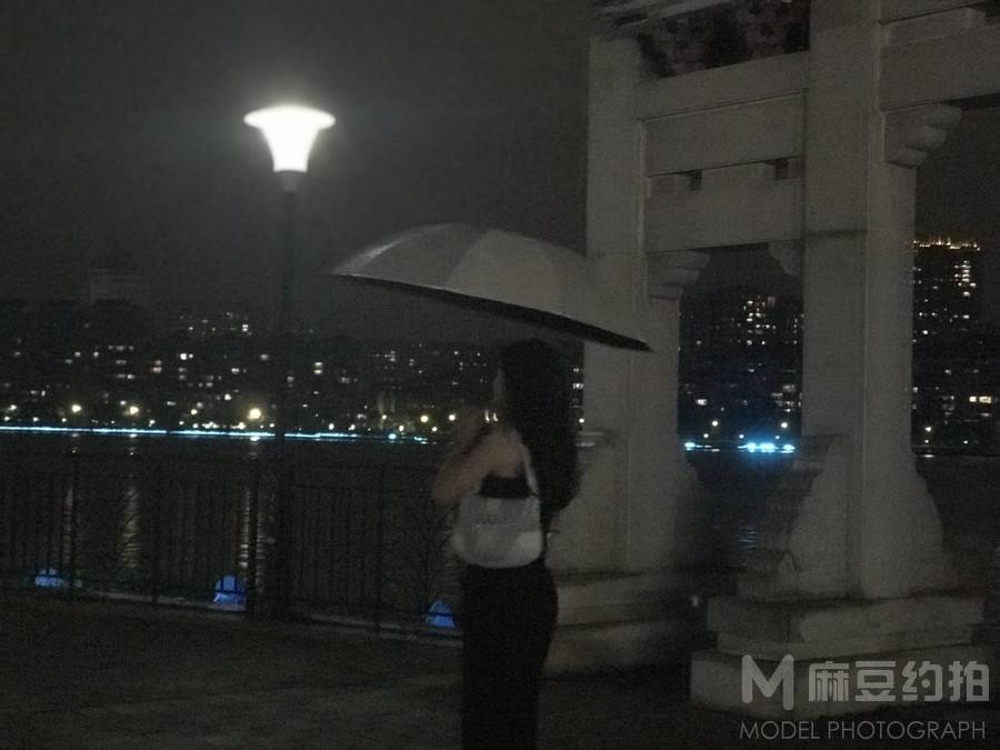夜景模特