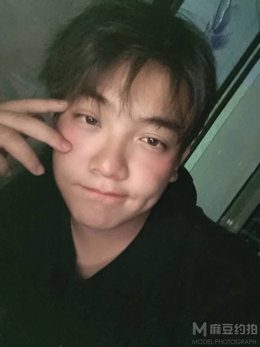 黑白模特