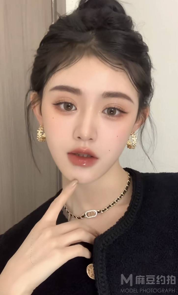 妆容模特